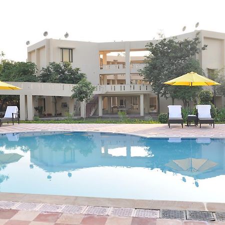 Kadamb Kunj Resort Bharatpur Buitenkant foto