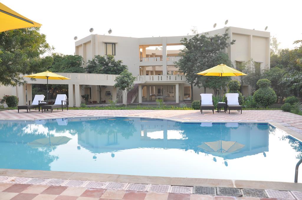 Kadamb Kunj Resort Bharatpur Buitenkant foto